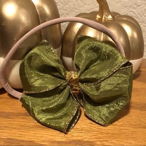 -baby hunter green bow with nylon headband new!!!